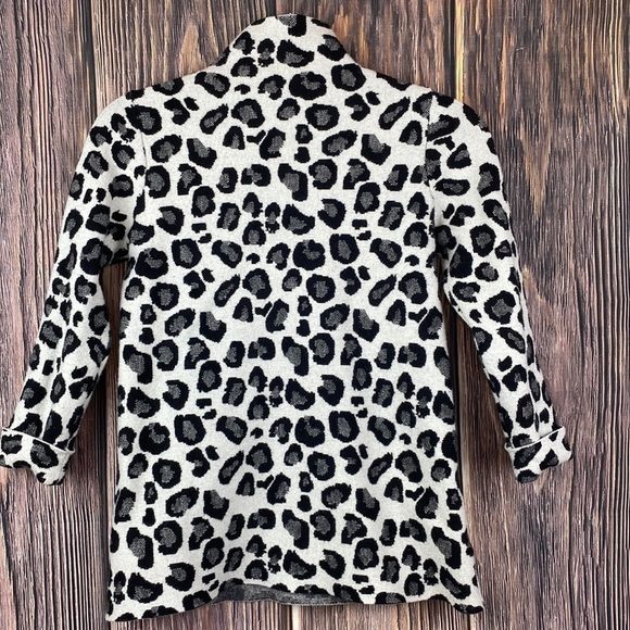 Tahari White & Black Leopard Print Mock Turtle Neck 3/4 Sleeve Top- Size XS - Picture 1 of 8